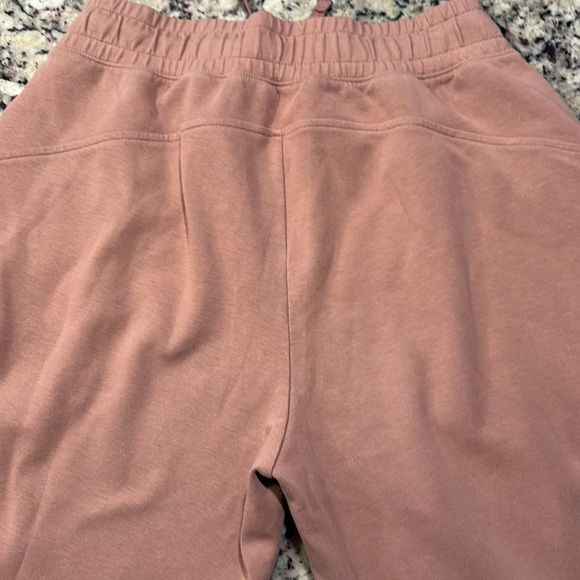 Old Navy Active Dynamic fleece wide leg pant. Size small petite. - Picture 4 of 6